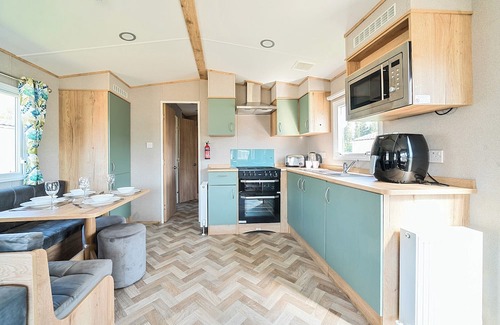Great Houghton Cottage | WILLOWBROOK HIDEAWAY - BILLING AQUADROME in Billing Aquadrome Holiday Park