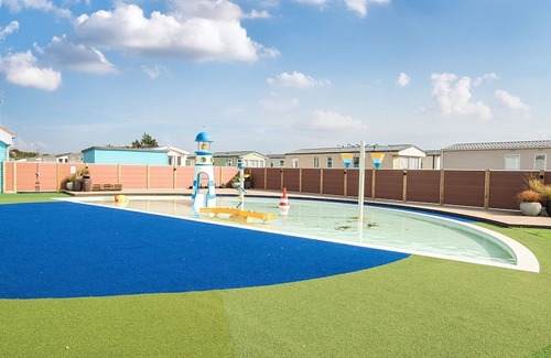Hayling Island Cottage | MARINER'S MEADOW - HAYLING ISLAND in Hayling Island Holiday Park