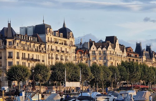 Le Prieure Apartment | Lakeside - Stylish Studio