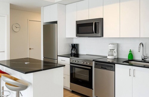 Willowdale Condo | Premium one bedroom apartment fully furnished/Northyork