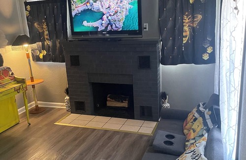 Woodward House | Beehive Honeycomb pet friendly