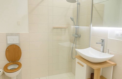Sud Apartment | Vacation apartment/apartment for 6 guests with 75m² in Mönchengladbach (297005)