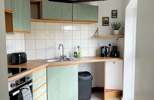 Carlisle Apartment | Borders Retreat, Cosy 1 Bed Flat - near M6 Jct45, A75, Gretna & Carlisle