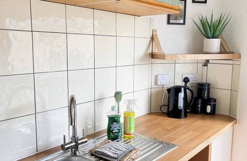 Carlisle Apartment | Borders Retreat, Cosy 1 Bed Flat - near M6 Jct45, A75, Gretna & Carlisle