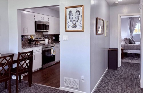 Little Canada Apartment | Quiet and Relaxing 2 Bedroom in Little Canada