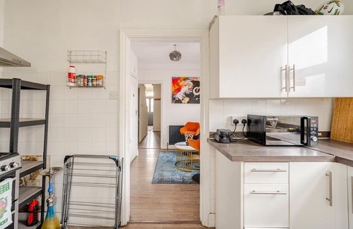 Uxbridge South House | Spacious double BR near Heathrow 3