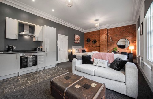 Pontrilas Apartment | WhiskAwayStays Foregate Studio No. 1