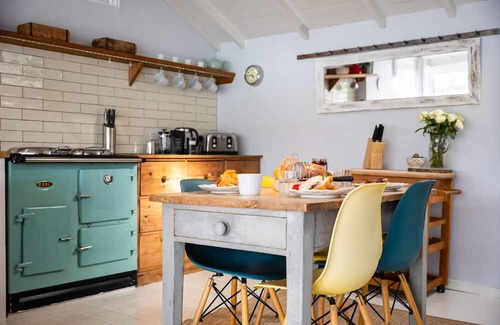 Combeinteignhead Cabin | Riverside Retreat on the Teign Estuary