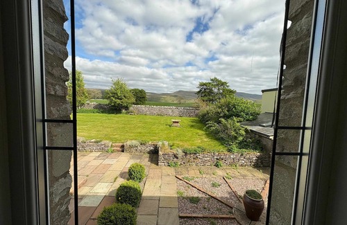 Kirkby Stephen House | Hillside Farm - by Estatesmen