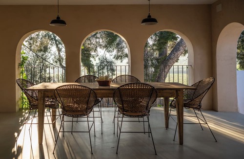 Subirats House | Manor house in a vineyard estate, 35' from Barcelona