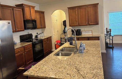 Coker House | Game Day Getaway – Sleeps 10 Plus - 20 Minutes from Bryant-Denny Stadium