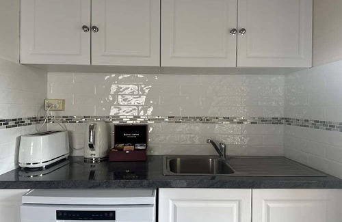 Rockhampton House | 45 Kent Street - The Whole House in Rockhampton City