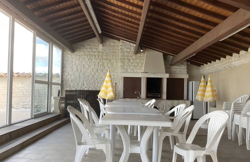 Segonzac Bed & Breakfast | Guest Room 'Room 1 for 2 People' with Shared Pool, Shared Terrace and Wi-Fi