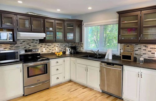 Bobcaygeon House | Spacious 3-Bedroom Main House in Bobcaygeon #12