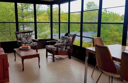 Carling Cabin | Comfy Cottage in Georgian Bay - Rockwood #4