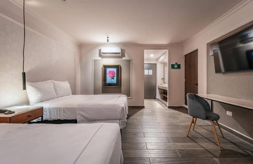Centro Hotel | Your 3-Stay Mérida Adventure – Double Room Walk to Attractions and Fun