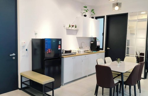 Jelutong Apartment | Ocean Home at Urban Suites Penang Georgetown@12 Pax