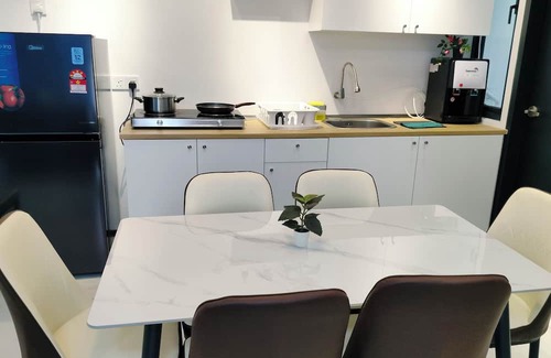 Jelutong Apartment | Ocean Home at Urban Suites Penang Georgetown@12 Pax
