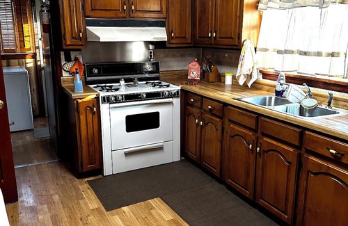 Macon County House | Modern Country Living in Historic Tuskegee in the city Limits.