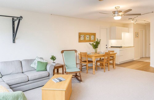 Brentwood Bay House | Arbutus and Fir Retreat. Priced for long stays. Pet-friendly!