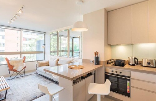 Santiago Apartment | Luxury Retreat w/2BR, Wifi, Pool, Gym