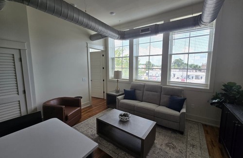 McMinnville Condo | Charming 2BR condo in McMinnville, perfect for families and pets!