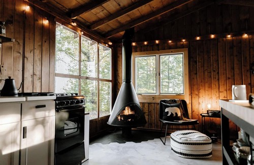 Sector 35 Cabin | Woodland Haven with Modern Comforts