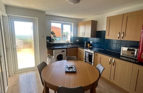Newborough House | 2 Gwel Fenai