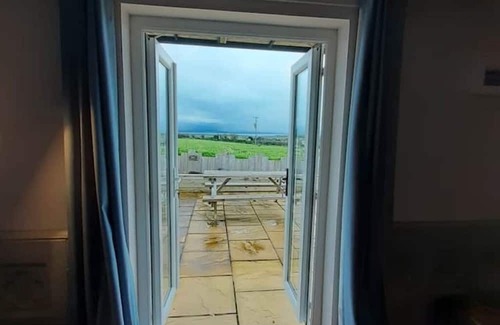 Newborough House | 2 Gwel Fenai