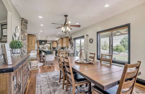 Bluffdale House | Spacious 10 Bedroom Luxury Home with Gym and Theatre Room