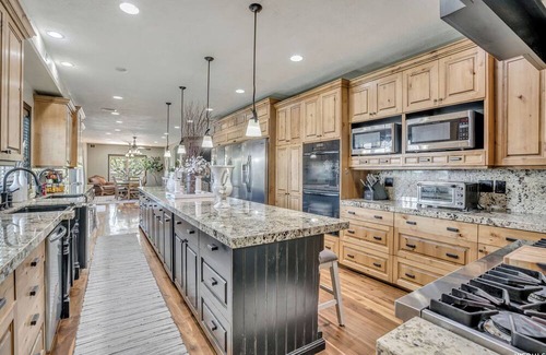 Bluffdale House | Spacious 10 Bedroom Luxury Home with Gym and Theatre Room