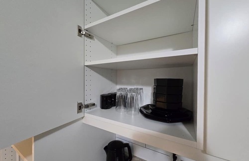 Medicine Hat House | Cozy 1BR Suite | Free Wi-Fi + Netflix | Near Downtown Medicine Hat