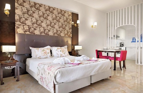 Oura Hotel | Beachfront 5-Star Resort! 3 Comfortable Units, Outdoor and Indoor Pool!