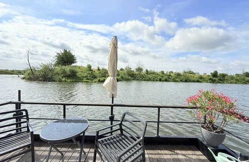 Ohe en Laak Boat Rental | Maasterp - Woonboot 21