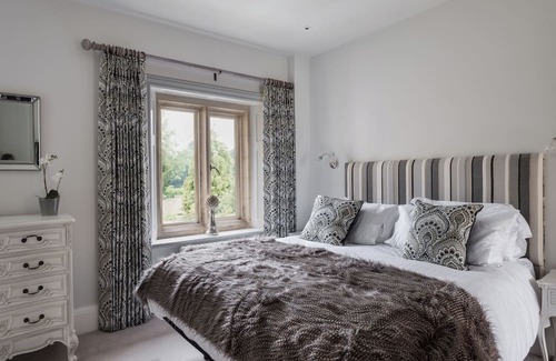 Winchcombe Cabin | Unique Cotswold getaway ideal for family celebrations/weddings/corporate