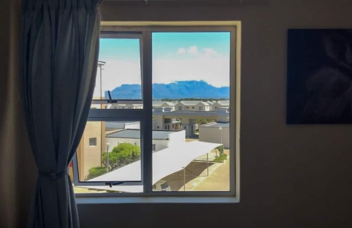 Muizenberg Apartment | Sunrise Villas 91 - One Bedroom Apartment, Sleeps 2