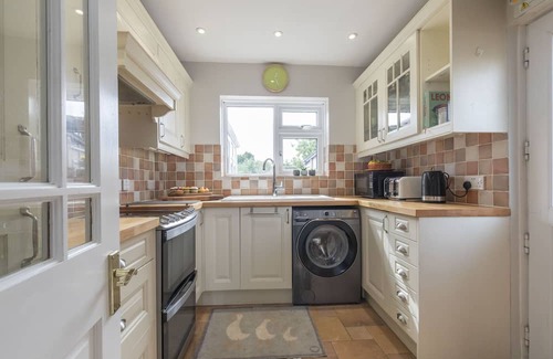 Stonehouse House | Charming 2-Bed Home in Stonehouse