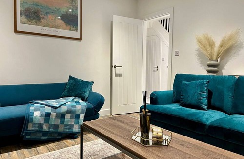 Maidstone House | Exquisite 3 Bed Home-Free Parking-Long Stay Discounts