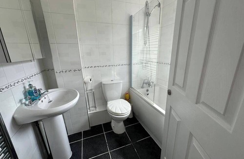 Clacton-on-Sea House | 4 Bedroom Seaside House in Clacton-on-Sea Sleeps 8
