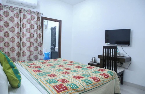 Taj Ganj Bed & Breakfast | Aradhana's Home Stay Near Taj Mahal