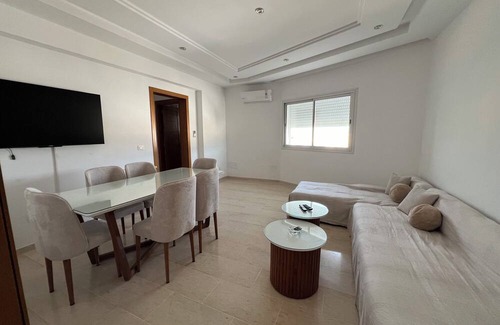 Bou Mhel el-Bassatine Apartment | Cool 2-bedroom apartment with AC in Bou Mhel el-Bassatine