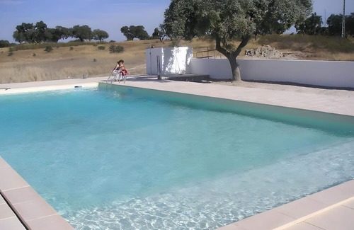 Arraiolos Apartment | Apartment 'Monte Azul, Um Oásis No Alentejo' with Private Pool, Wi-Fi and Air Conditioning