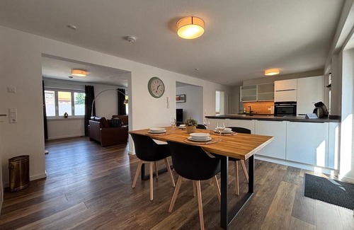 Oberderdingen Apartment | Aposto Apartments Am Marktplatz 13 with Private Terrace and Wi-Fi