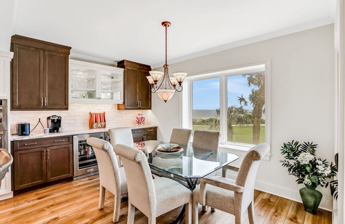 Fernandina Beach Condo | Lovely Amelia Island Condo with pool, W/D & central AC