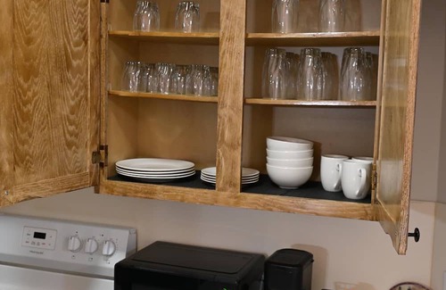 Greenville Apartment | Charming 2-bedroom apartment with Great central location in Greenville