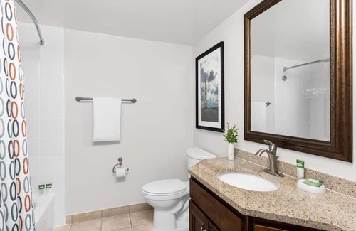 Palm Beach Resort | Cozy studio at Marriott's Aruba Surf Club | Queen bed and Sofa bed for 4 people