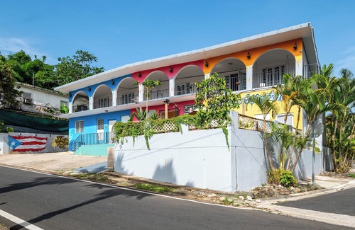 Ceiba Apartment | Sustainable Sanctuary: Sun-Drenched Residence Close to Ferry & Bio-Lagoon