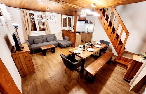 Seyne House | Holiday Home 'Entier Avec Spa 6 Personnes' with Mountain View, Wi-Fi and Air Conditioning