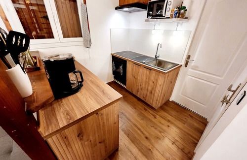 Seyne House | Holiday Home 'Entier Avec Spa 6 Personnes' with Mountain View, Wi-Fi and Air Conditioning
