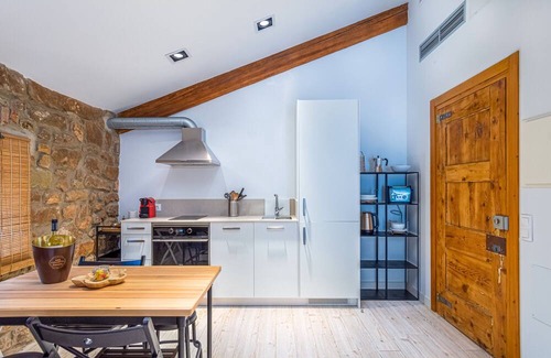 Balaguer Apartment | Apartment 'Àtic 1' with Private Terrace, Wi-Fi and Air Conditioning